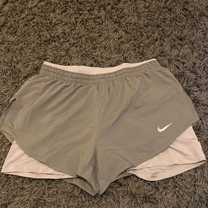 NIKE RUNNING ATHLETIC SHORT SIZE MEDIUM